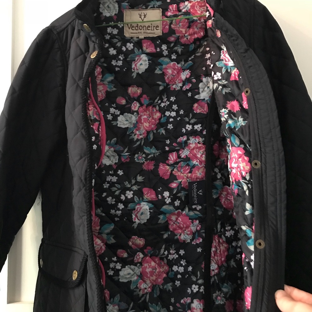 Lightly Worn Fall Pleated Coat Small - image 2